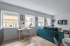 Chic 1BR Close to Tower & Thames