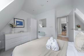 Chic 1BR Close to Tower & Thames