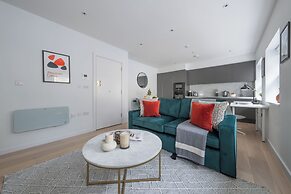 Chic 1BR Close to Tower & Thames