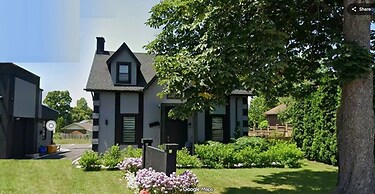 Modern Masterpiece 7 Bedroom Home