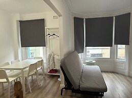 Blackpool - Apartment - Sleeps 6- Coastal Stay