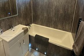 Family - Garden - Parking - Wifi - Sleeps 5