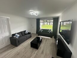 Family - Garden - Parking - Wifi - Sleeps 5