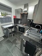 Family - Garden - Parking - Wifi - Sleeps 5