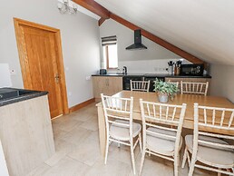 Oak Tree Cottage - Gower