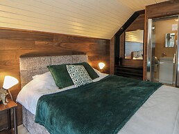 Glamping Tri Pod 6 - Gower