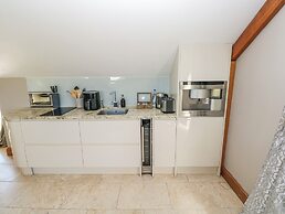 Rose Apartment - Gower