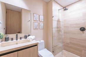 Corasol Modern Apt with Terrace