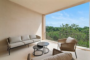 Corasol Modern Apt with Terrace