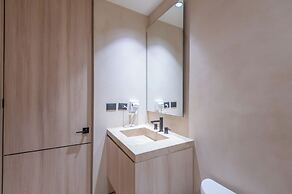 Corasol Modern Apt with Terrace