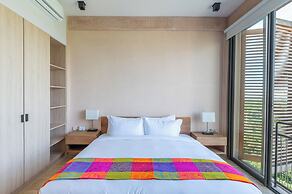 Corasol Modern Apt with Terrace