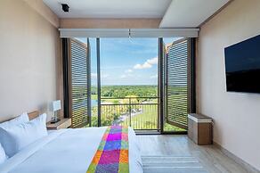Corasol Modern Apt with Terrace