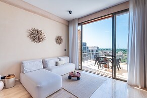 Corasol Modern Apt with Terrace