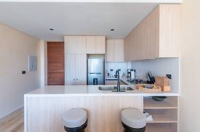 Corasol Modern Apt with Terrace