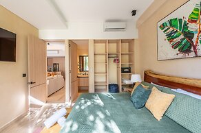 Corasol Modern Apt with Terrace