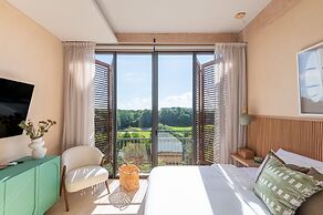 Corasol Modern Apt with Terrace