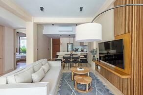 Corasol Modern Apt with Terrace