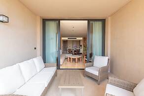 Corasol Modern Apt with Terrace