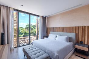 Corasol Modern Apt with Terrace
