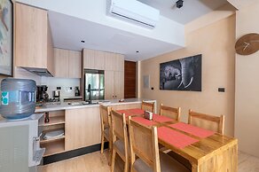 Corasol Modern Apt with Terrace
