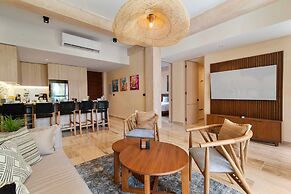Corasol Modern Apt with Terrace