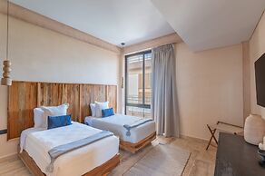 Corasol Modern Apt with Terrace