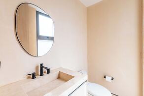 Corasol Modern Apt with Terrace