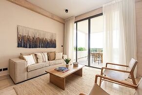 Corasol Modern Apt with Terrace