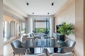 Corasol Modern Apt with Terrace