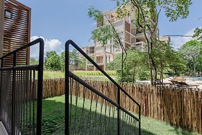 Corasol Modern Apt with Terrace