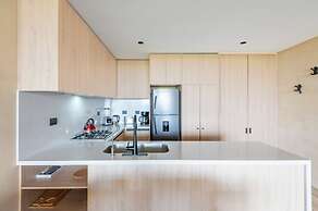 Corasol Modern Apt with Terrace