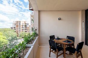 Corasol Modern Apt with Terrace