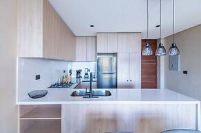 Corasol Modern Apt with Terrace