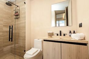 Corasol Modern Apt with Terrace