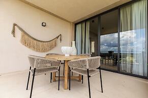 Corasol Modern Apt with Terrace
