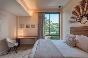 Corasol Modern Apt with Terrace