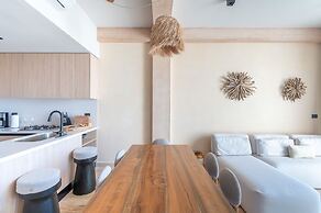Corasol Modern Apt with Terrace