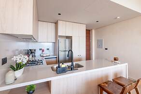 Corasol Modern Apt with Terrace