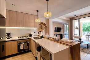 Corasol Modern Apt with Terrace