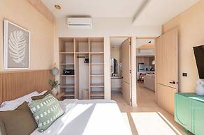 Corasol Modern Apt with Terrace