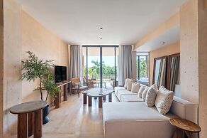 Corasol Modern Apt with Terrace