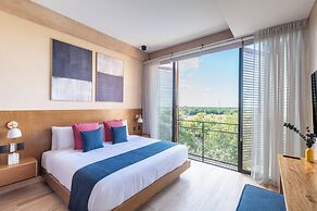 Corasol Modern Apt with Terrace