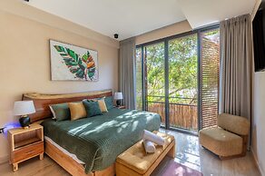 Corasol Modern Apt with Terrace
