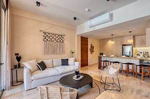 Corasol Modern Apt with Terrace
