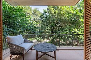 Corasol Modern Apt with Terrace