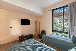 Corasol Modern Apt with Terrace
