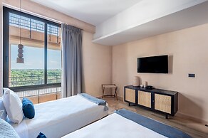 Corasol Modern Apt with Terrace