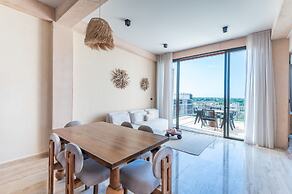 Corasol Modern Apt with Terrace