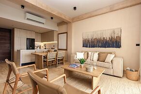 Corasol Modern Apt with Terrace
