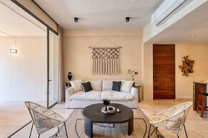 Corasol Modern Apt with Terrace
